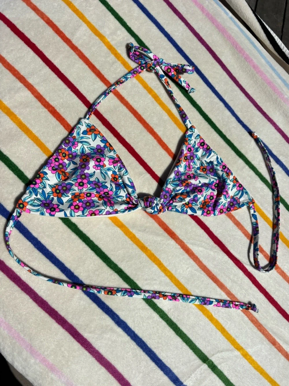 Frankie’s Bikinis Gabe Halter String Bikini Top in Flower Farm, size XSmall.